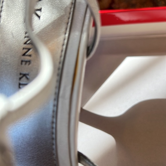 Anne Klein "Akodelle" white leather beaded T strap heeled sandals - Picture 6 of 6